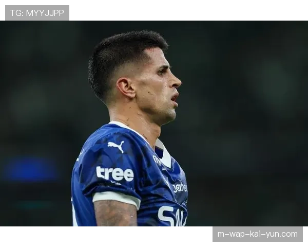 巴萨角球战术解析:坎塞洛精准传中助阿劳霍头槌打破僵局